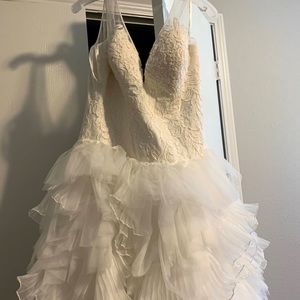 Gently worn wedding dress size 14